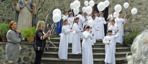 Marta - I comunicandi all'uscita dalla chiesa