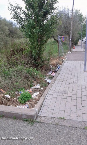 Viterbo - Volantini al parco delle Querce