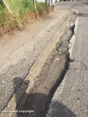 Viterbo - Via Monti Cimini - Strade e marciapiaedi distrutti