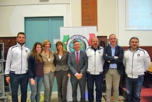 La cerimonia di consegna del defibrillatore 