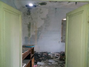 Vallerano - Il degrado nello stabile abbandonato 