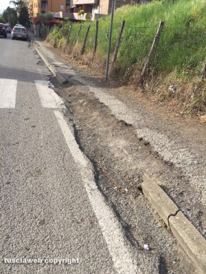Viterbo - Via Monti Cimini - Strade e marciapiaedi distrutti