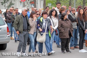 Pescia Romana - I funerali di Gian Marco Benni - Mamma Patrizia e papà Giovanni