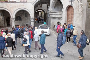 Viterbo - 25 aprile, turisti (e auto) in città