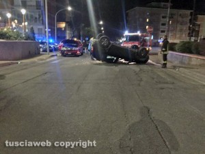 Viterbo - Scontro tra auto a Villanova