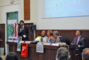 La cerimonia di consegna del defibrillatore 