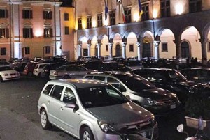 Viterbo - Sosta selvaggia a piazza del Comune