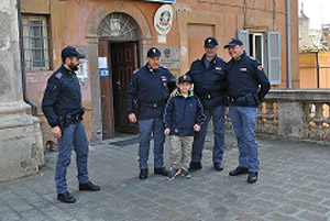 Tarquinia - Il bambino liberato dalla polizia