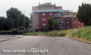 Viterbo - In totale abbandono il giardinetto della Grotticella