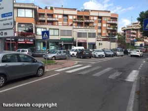 Viterbo - Parcheggio selvaggio in via della Palazzina