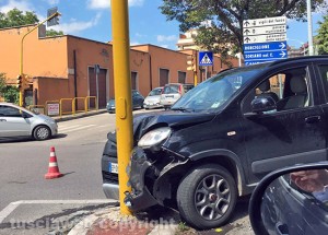 Viterbo - L'incidente al semaforo in via Santa Maria in Gradi