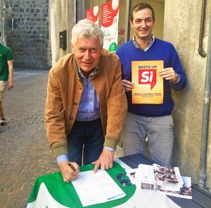 Viterbo - Referendum costituzionale - Leonardo Michelini firma