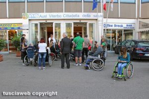 Viterbo - La protesta dei diversamente abili alla Asl