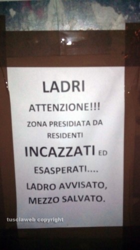 Paparano - Il messaggio dei resPaparano - Il messaggio dei residenti per i ladri identi per i ladri 