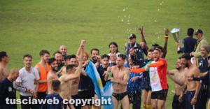 Sport - Calcio - Viterbese - I festeggiamenti sul campo dell'Astrea