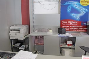 Viterbo - Il negozio svaligiato in via Cardarelli