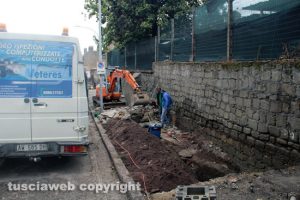 Viterbo - Fogna esplosa - I lavori nella zona di porta san Pietro