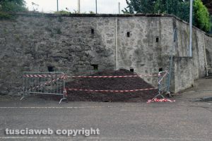 Viterbo - Fogna esplosa - I lavori nella zona di porta san Pietro