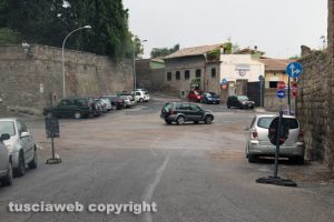 Viterbo - Fogna esplosa - I lavori nella zona di porta san Pietro