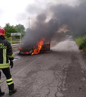 Bomarzo - A fuoco auto