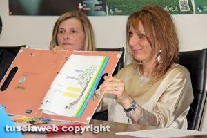 Viterbo - Asl - Daniela Donetti presenta l'agenda "L'albero della vita - Nascere con noi"
