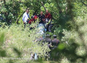Montefiascone - Madre e figlio morti - Il recupero dei corpi