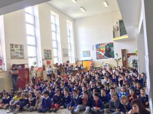 Viterbo - Scuola elementare A. Volta - La capsula del tempo viene seppellita