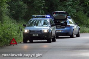 Vetralla - Auto finisce fuori strada, muore la passeggera