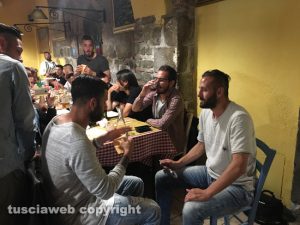 Sport - Calcio - Viterbese - Dalmazzi e Pomante improvvisano un gioco al-tavolo