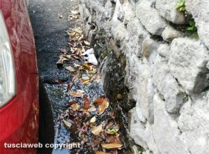 Viterbo - PViterbo - Perdita d'acqua dal muro in via Pratogiardinoerdita d'acqua dal muro in via Prato Giardino