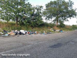 Viterbo - Rifiuti in zona Acquarossa