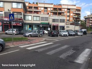 Viterbo - Parcheggio selvaggio in via della Palazzina