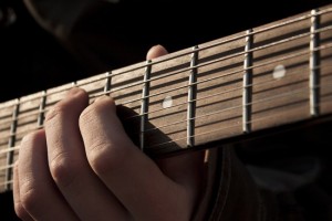 Una chitarra