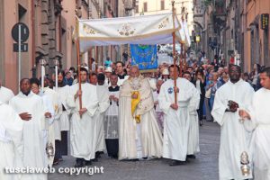 Viterbo - Il Corpus Domini attraversa la città
