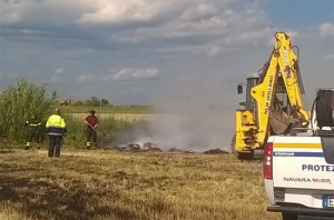 Pescia Romana - Sterpaglie in fiamme