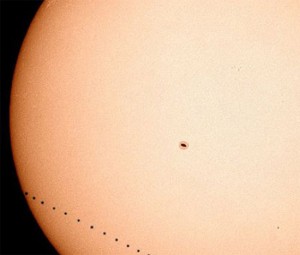 Mercurio transita davanti al sole