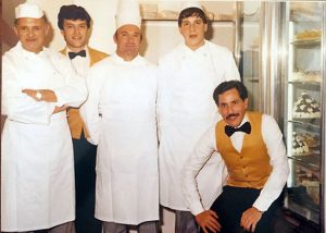 Viterbo Roberto Fanelli con i colleghi della pasticceria
