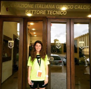 Silvia Stavagna all'ingresso di Coverciano 