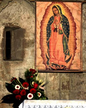 Un'immagine di Nostra Signora di Guadalupe esposta a Sutri