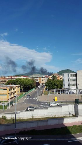 Viterbo - Fumo nero dalla Palanzana