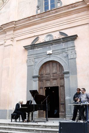 Civita di Bagnoregio - Il flash mob del maestro Maurizio Mastrini