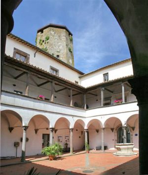 Valentano - Cortile d'Amore della Rocca Farnese