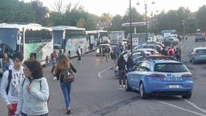 Controlli della Polstrada sui bus delle gite scolastiche