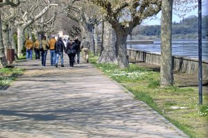 Marta - La passeggiata del lungolago