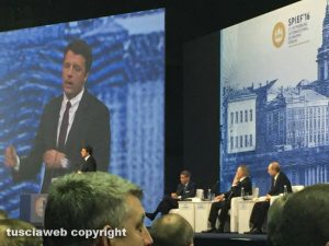 San Pietroburgo - Putin e Renzi al Global energie prize