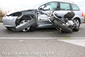 Viterbo - L'incidente all'uscita della superstrada sulla Cassia nord