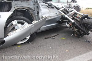 Viterbo - L'incidente all'uscita della superstrada sulla Cassia nord