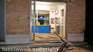 Giove (Terni) - Ufficio postale sventrato dai malviventi