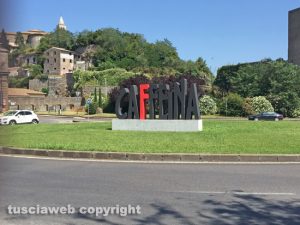 Viterbo - Il logo di Caffeina alla rotonda di Valle Faul