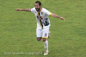 Sport - Calcio - Viterbese - L'esultanza di Bernardo, autore della doppietta vincente
